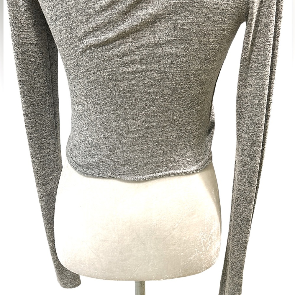 Aritzia Wilfred Free Flavia Heather Gray Long Sleeve Wrap Crop Top Baby Tee - XS - Picture 9 of 13